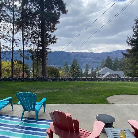 The Blue House Bed And Breakfast Lake Country Exterior photo